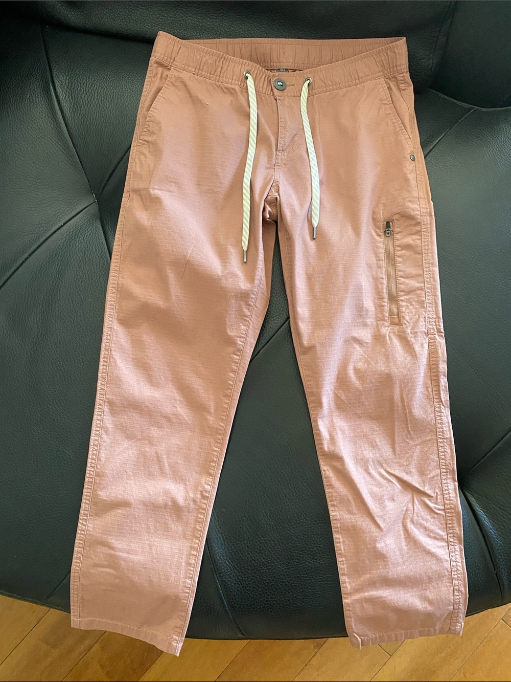 Vuori Women’s Dusty Rose Chino Joggers